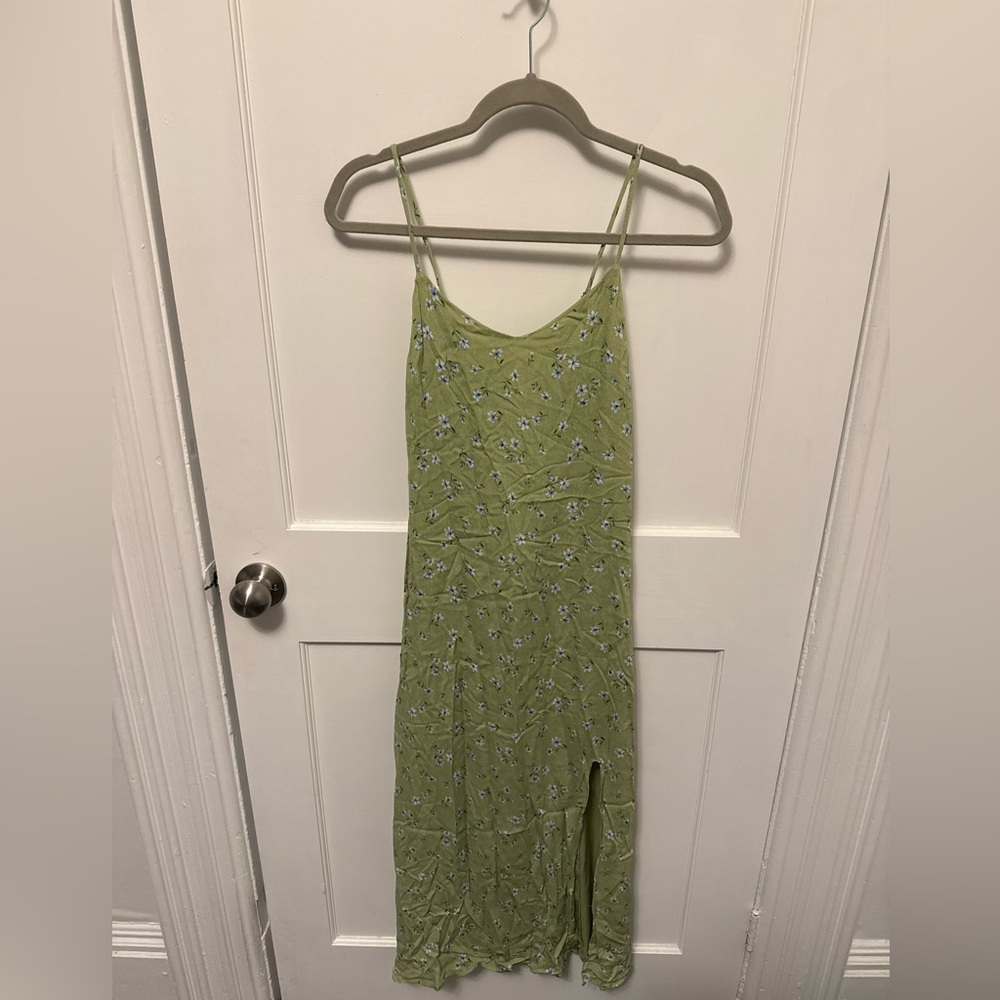 Sadie & Sage Light Green Floral Midi Dress